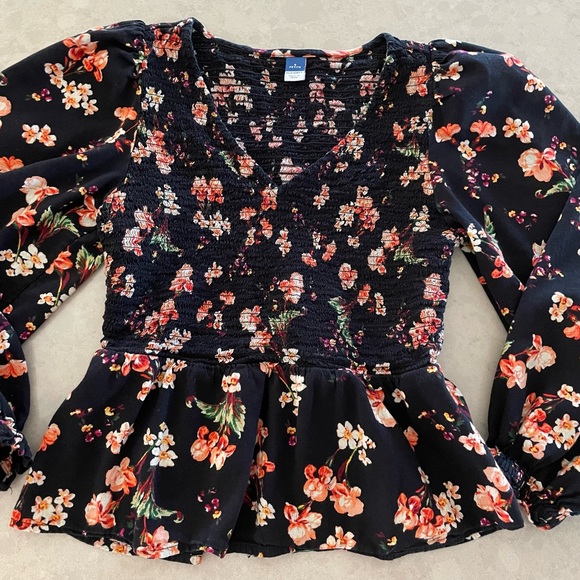 Black Floral Smocked Peplum LS Top - Picture 1 of 7